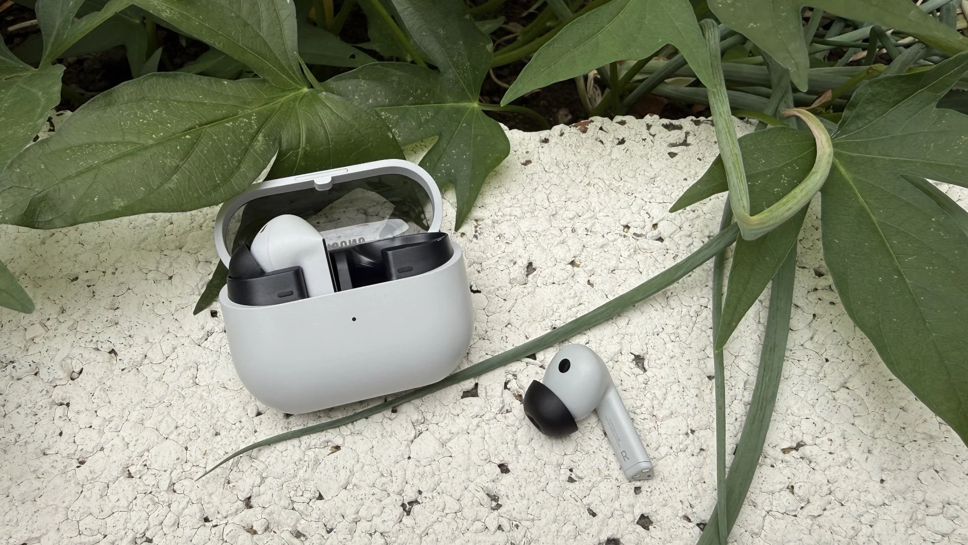 Samsung Galaxy Buds3 FE review: One love, three dislikes